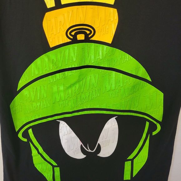 Men's SIX FLAGS "MARVIN THE MARTIAN" SOUVENIR T-shirt SMALL Looney Toons BLACK - Picture 2 of 4
